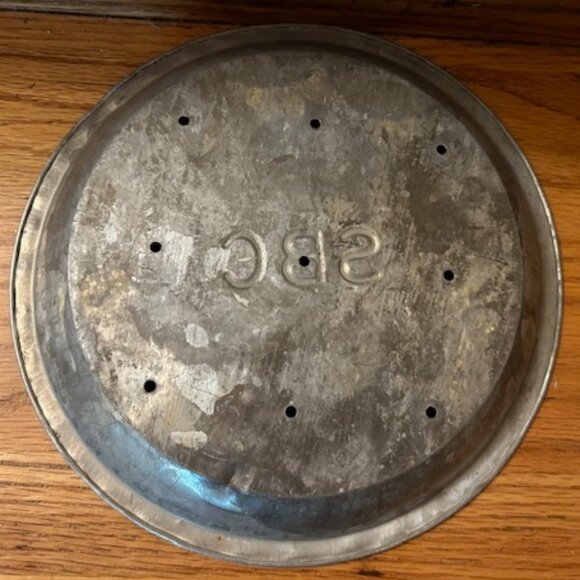 Vintage SBC 9-inch  Diameter, 1.25-inch deep Pie Tin with Vent Holes, Aluminum - Picture 2 of 2